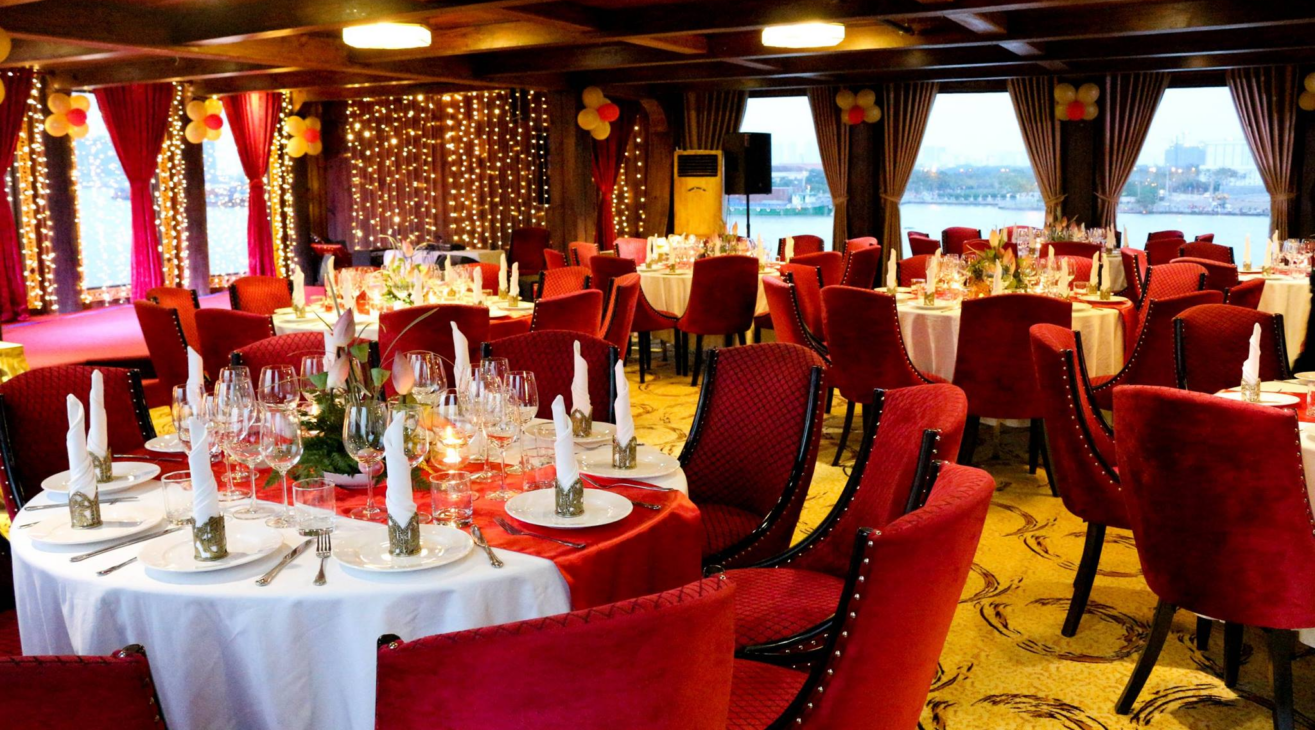 Du ngoạn sông Sài Gòn, ngắm trọn thành phố về đêm