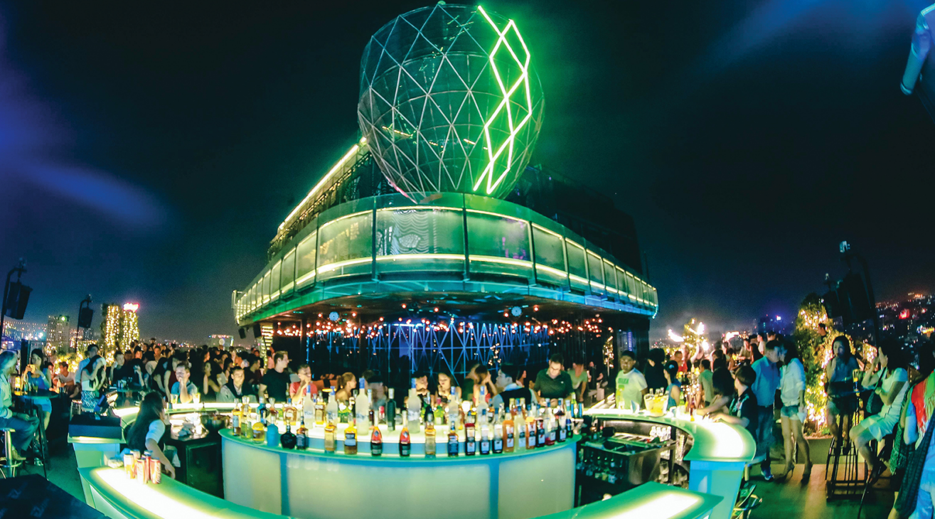 Những quán bar ở trung tâm thành phố