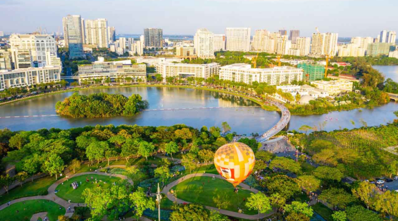 Khám phá nhanh công viên cầu Ánh Sao – Hồ Bán Nguyệt