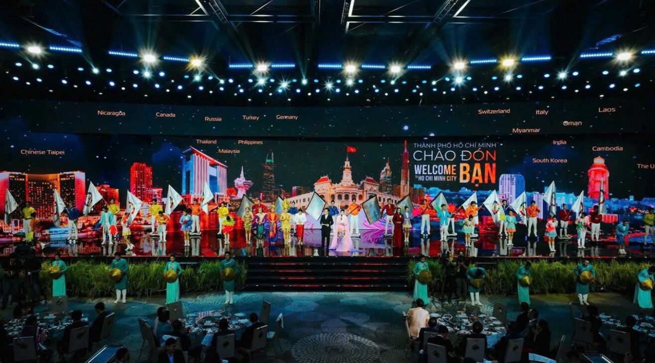 Opening Art Program of ITE HCMC 2025 International Travel Expo: Dazzling “Vietnam Night” – where the “Flow of Quintessence” converges
