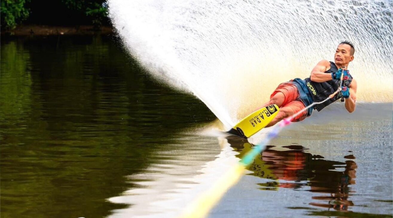 The special water sports performances at the 1st Ho Chi Minh River Festival