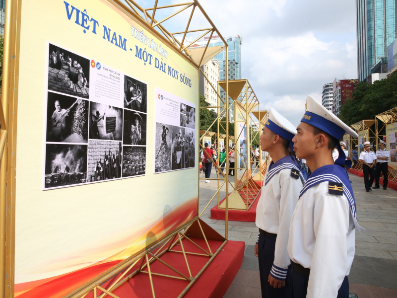 Photo Exhibition “Việt Nam – Một dải non sông” (Vietnam – A Strip of Mountains and Rivers)